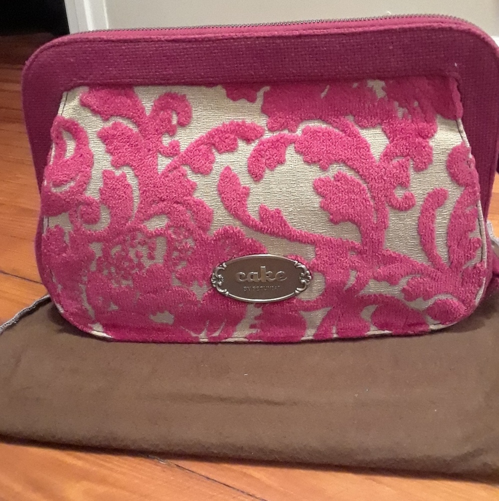 Petunia Pickle Bottom Raspberry Cream Cake clutch